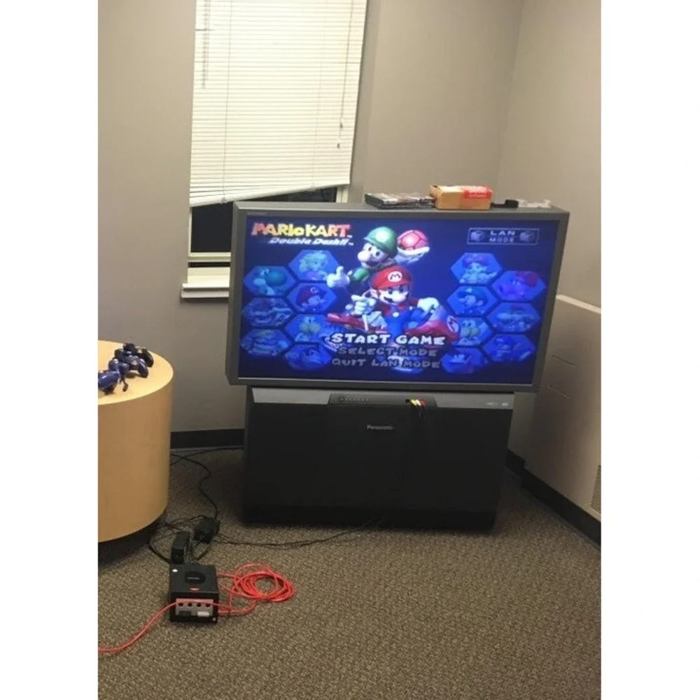 Nintendo GameCube Console Bundle + 2 Controllers Mario Kart Double Dash